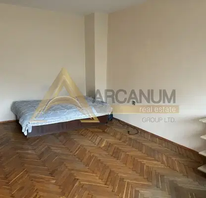 Снимка 3 — Тристаен апартамент в кв. Левски, Варна, 3-ти етаж