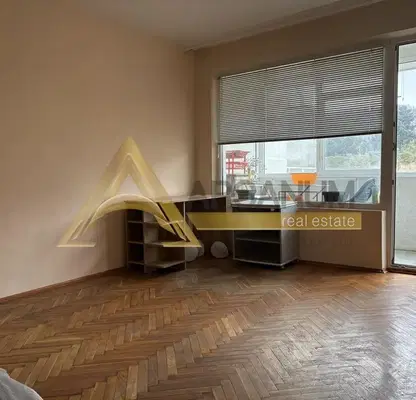 Снимка 4 — Тристаен апартамент в кв. Левски, Варна, 3-ти етаж
