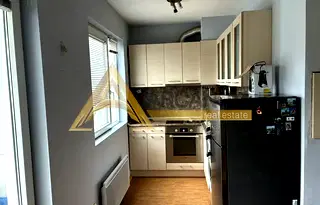 Тристаен апартамент в кв. Левски, Варна, 3-ти етаж