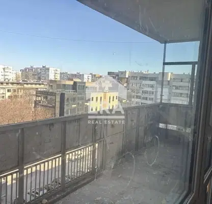 Снимка 3 — Двустаен апартамент с балкон в Лятно кино Тракия, Варна