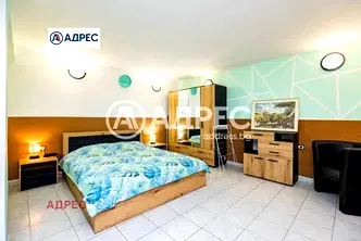 апартамент във Варна, Лятно кино Тракия