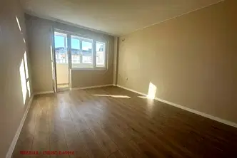 Тристаен апартамент с южно изложение в Лятно кино Тракия, Варна