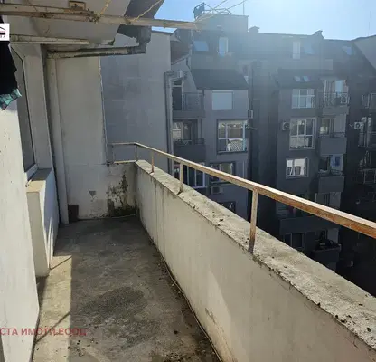 Снимка 5 — Тристаен апартамент във Варна, Лятно кино Тракия