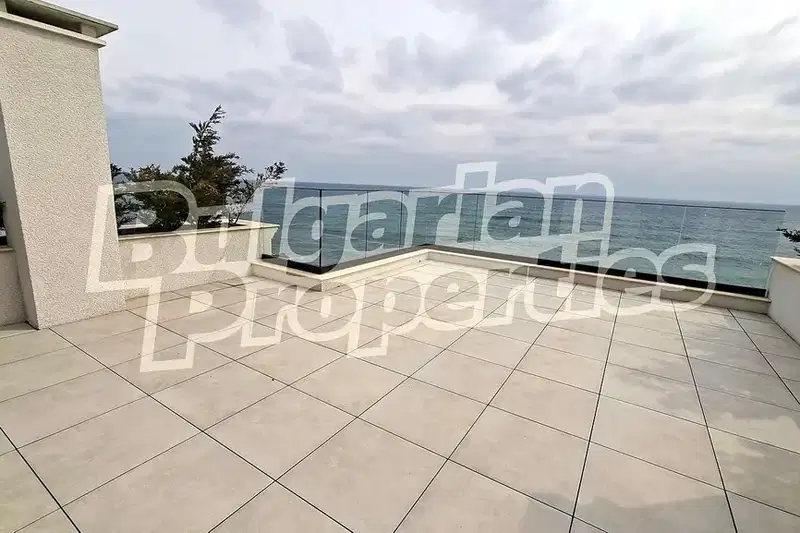 Four-room maisonette with two terraces in m-t Alen mak, Varna