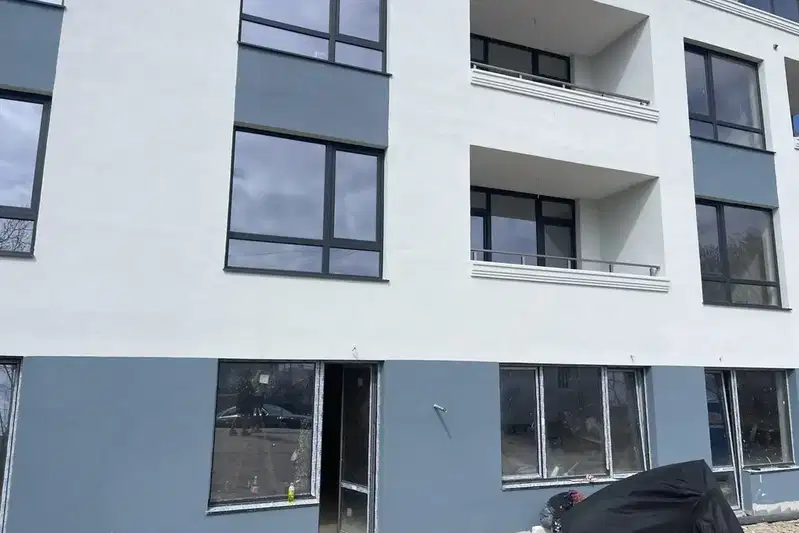 1-стаен апартамент с двор и паркомясто в м-т Долна Трака, Варна