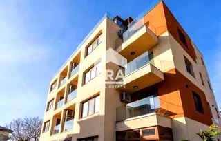 Двустаен апартамент с двор в м-т Горна Трака, Варна