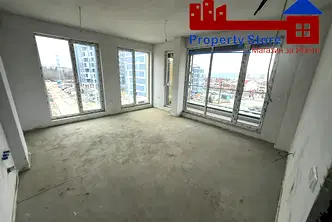 Тристаен апартамент с тераса в нова сграда в Младост 2, Варна