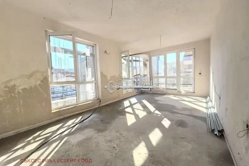 apartment in Varna, Pogrebi