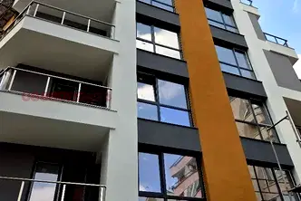 Двустаен апартамент във Варна, Погреби