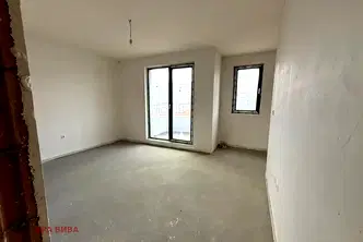 Тристаен апартамент с панорамна тераса в Погреби, Варна