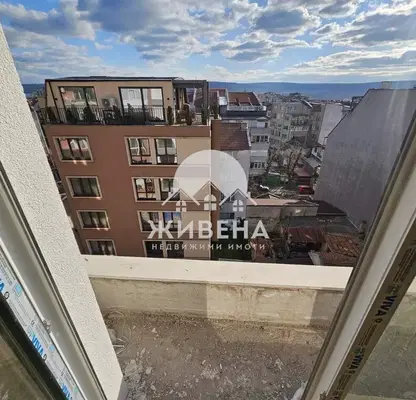 Снимка 3 — Тристаен апартамент във Варна, Погреби