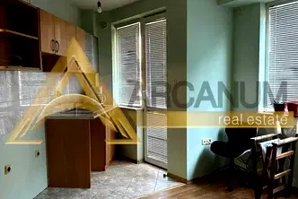 Двустаен апартамент с балкон в Погреби, Варна