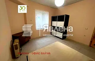 апартамент във Варна, Погреби