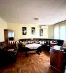 Четиристаен апартамент с тераса в района на Спортна зала, Варна