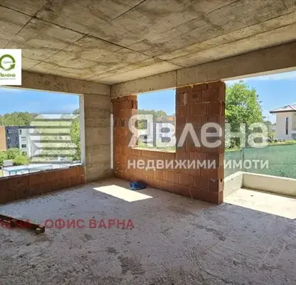 Снимка 4 — Тристаен апартамент с голяма веранда и морска панорама във Виница