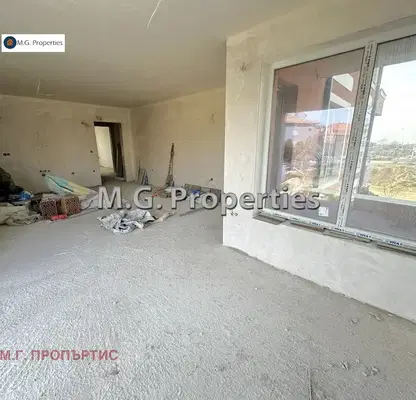 Снимка 3 — Просторен 3-стаен апартамент с морска панорама във Виница, Варна