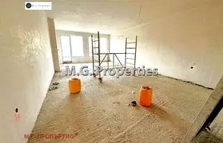 Просторен 3-стаен апартамент във Виница с голяма тераса
