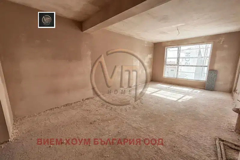 Тристаен апартамент с паркомясто във Виница, Варна