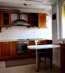 Тристаен тухлен апартамент с две тераси в центъра на Варна