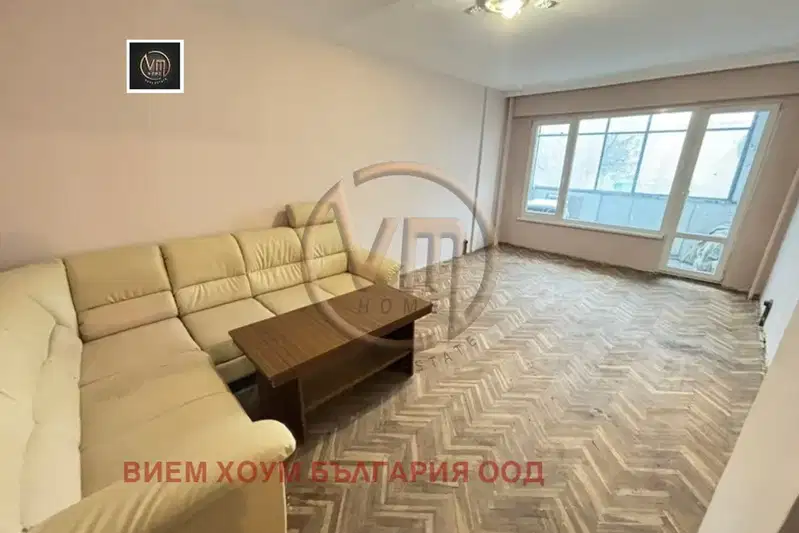 Three-room apartment 62 sq m in Vladislav Varnenchik with two terraces