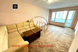 Тристаен апартамент 62 кв.м във Владислав Варненчик с две тераси