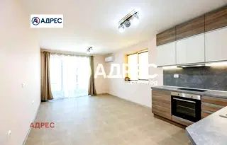 Просторен 3-стаен апартамент с паркомясто във Възраждане 1, Варна