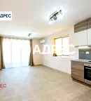Просторен 3-стаен апартамент с паркомясто във Възраждане 1, Варна