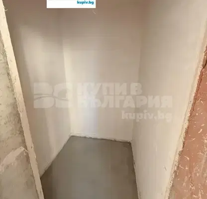 Снимка 3 — Тристаен апартамент с тераса в кв. Възраждане 2, Варна