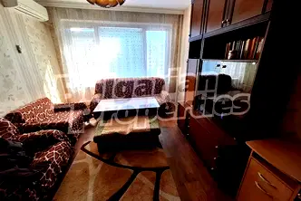 Двустаен апартамент в Възраждане 2, Варна с остъклена тераса