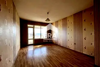 Двустаен апартамент с две тераси в кв. Възраждане 4, Варна