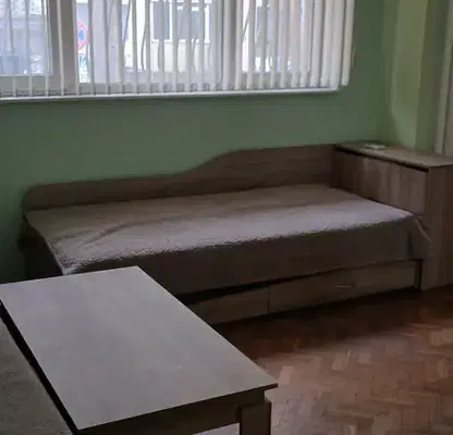 Снимка 4 — Тристаен апартамент в Зимно кино Тракия, Варна с тераса