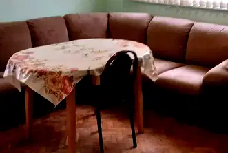 Тристаен апартамент в Зимно кино Тракия, Варна с тераса