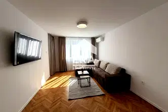 Четиристаен апартамент с три тераси в Зимно кино Тракия, Варна