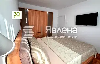 Четиристаен апартамент с три балкона в Зимно кино Тракия, Варна