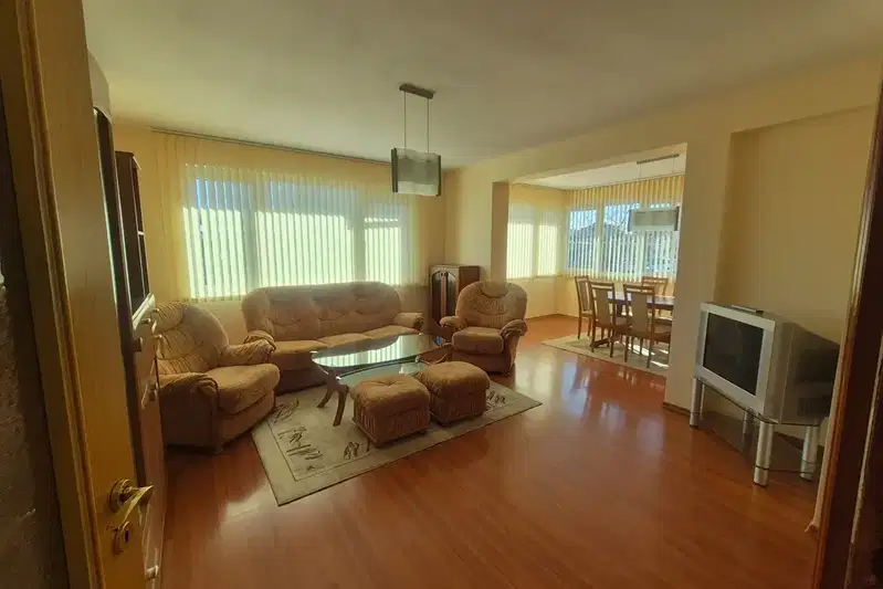 3-bedroom apartment in Veliko Tyrnovo, Centyr