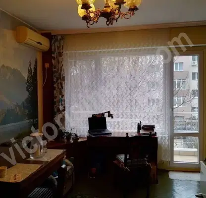 Снимка 2 — Тристаен апартамент във Велико Търново, Център