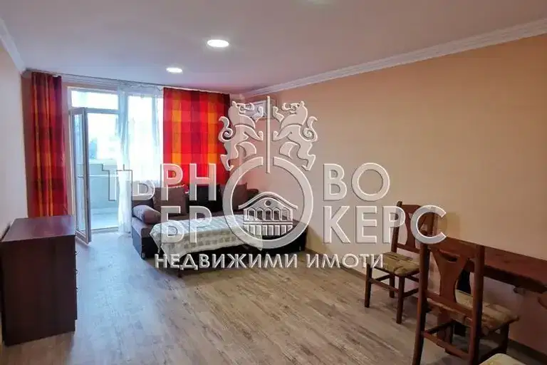 Тристаен апартамент във Велико Търново, Зона Б