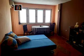 Тристаен апартамент във Враца, Център
