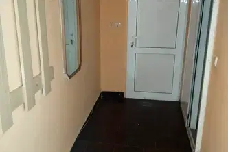 Едностаен апартамент във Враца, Младост