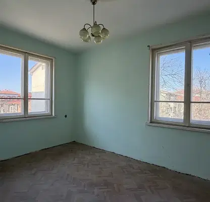 Снимка 5 — Тристаен апартамент в Ямбол, Център