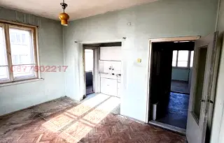 Тристаен апартамент в Ямбол, Център