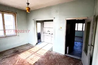 Тристаен апартамент в Ямбол, Център
