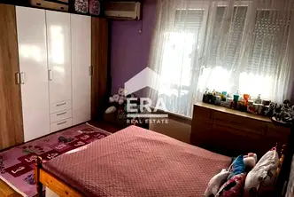 Многостаен апартамент в Ямбол, Център