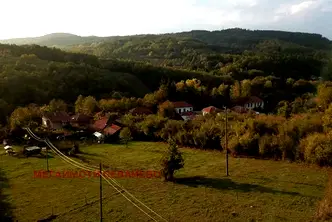 Парцел в Ловеч, Априлци