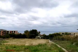 Парцел във Варна, Бяла