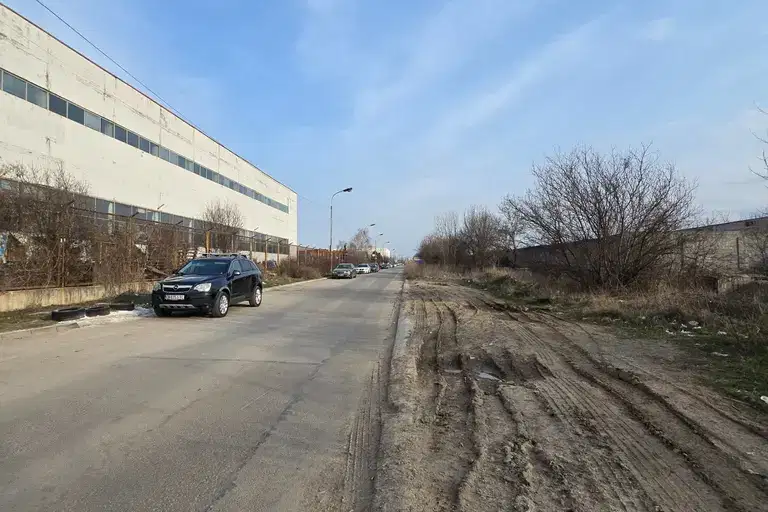 Парцел в Модерно предие