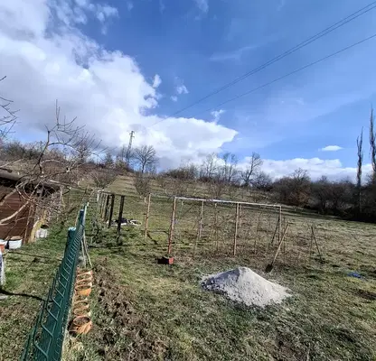 Снимка 3 — Парцел в Перник, Църква