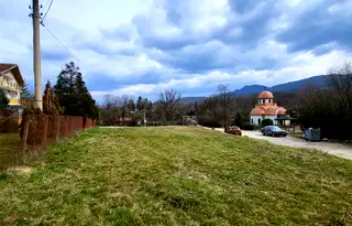 Парцел в София, Правец