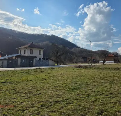 Снимка 4 — Парцел в Ловеч, с. Горно трапе