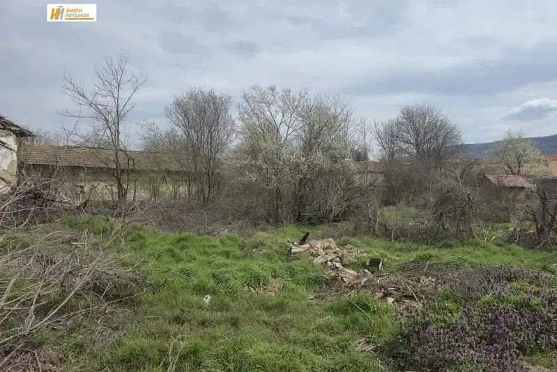Plot in Oblast Veliko Tyrnovo, Kesarevo